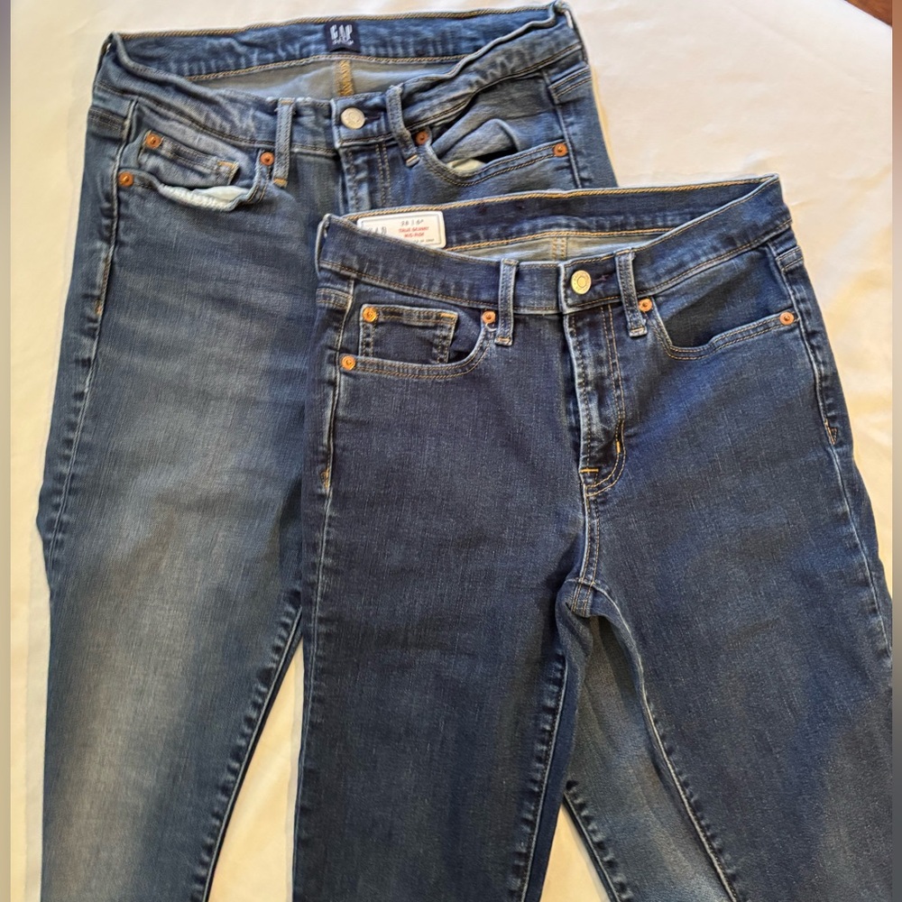 Bundle of Gap Jeans : 2 Pair skinny both size